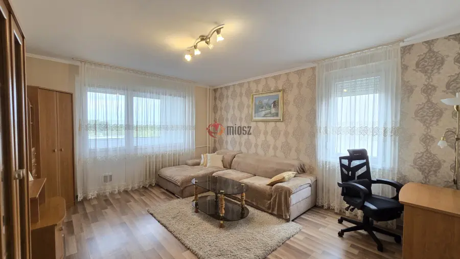 Albérlet, kiadó panellakás, Paks