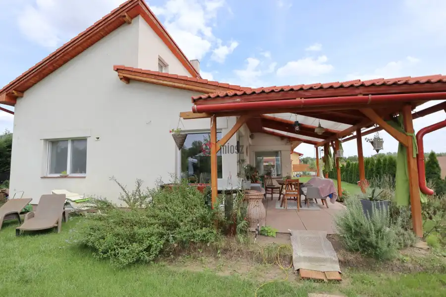 Albérlet, kiadó újszerű családi ház, Szeged