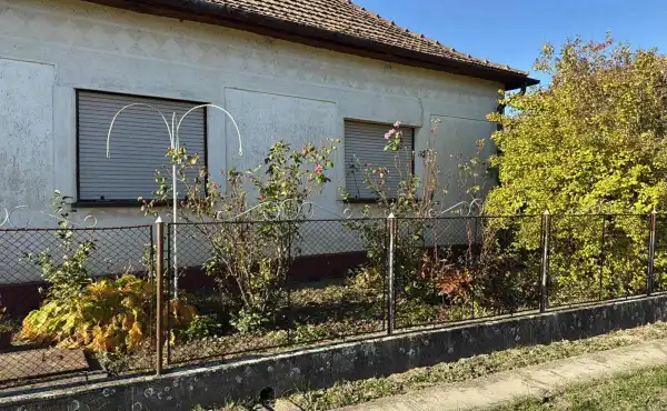 Eladó családi ház, Abádszalók 3 szoba 100 m² 13.9 M Ft