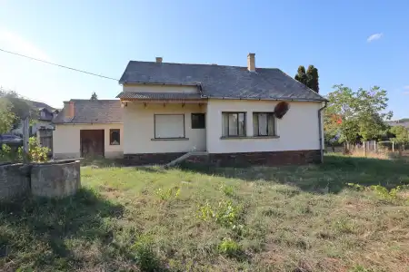 eladó családi ház, Ábrahámhegy