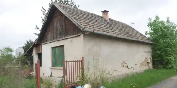 Eladó családi ház, Albertirsa 1 szoba 27 m² 13.8 M Ft