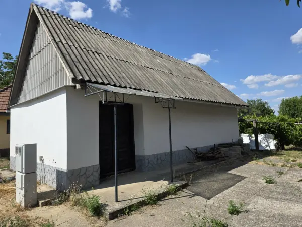 Eladó családi ház, Albertirsa 1 szoba 30 m² 11.9 M Ft