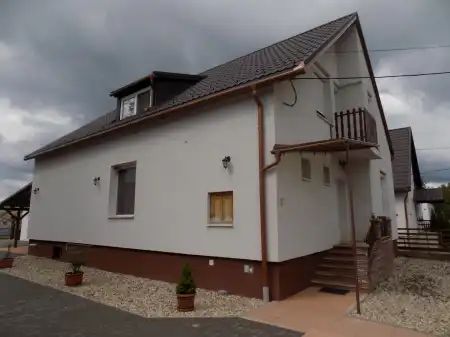 eladó családi ház, Bábolna