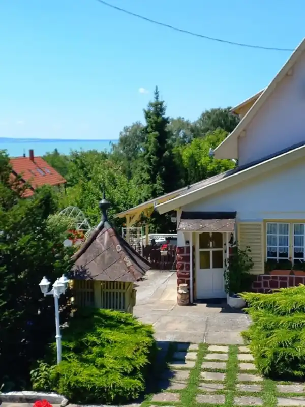 Eladó családi ház, Badacsonytördemic 5+2 szoba 170 m² 121.5 M Ft