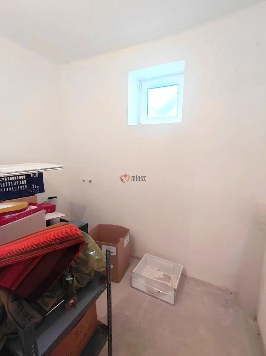 eladó családi ház, Bakonyszombathely