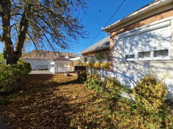 Eladó családi ház, Balaton 4 szoba 100 m² 11.9 M Ft