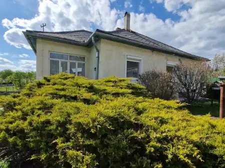 eladó családi ház, Balaton