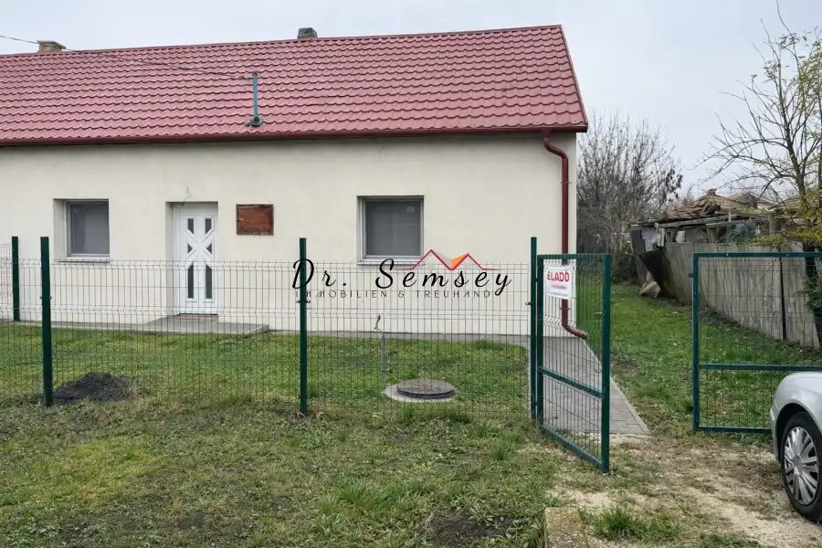 eladó családi ház, Balatonfenyves