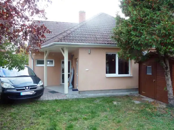 Eladó családi ház, Balatonkenese 2 szoba 67 m² 105 M Ft