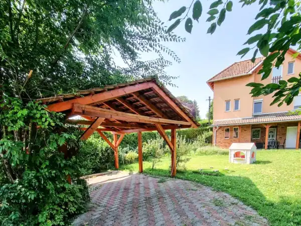 Eladó családi ház, Balatonvilágos 6 szoba 152 m² 149 M Ft