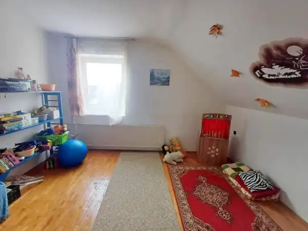 Eladó családi ház, Bánréve 5 szoba 191 m² 31 M Ft