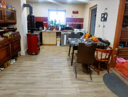 eladó családi ház, Baracs