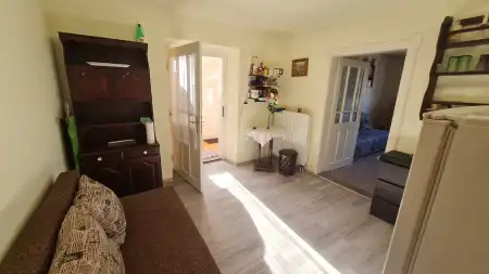 eladó családi ház, Baracs