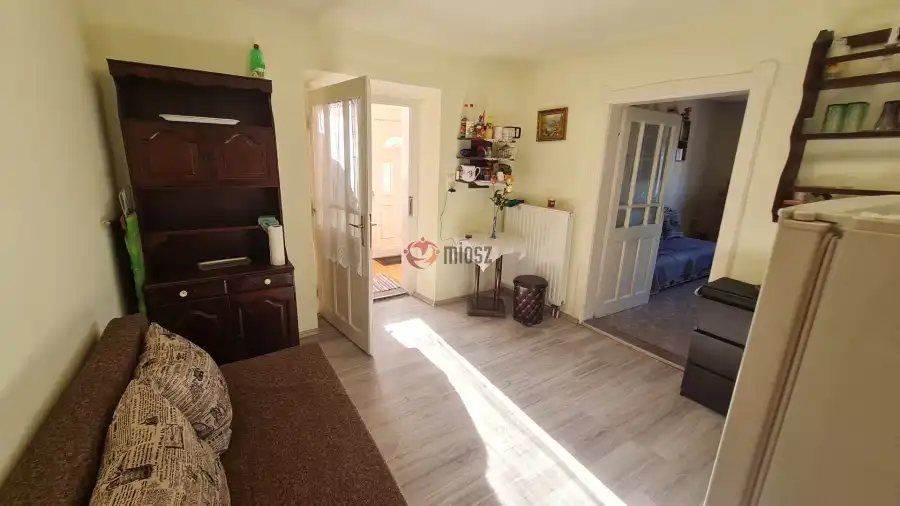 eladó családi ház, Baracs