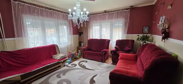 Eladó családi ház, Baracs 5+1 szoba 164 m² 59.9 M Ft