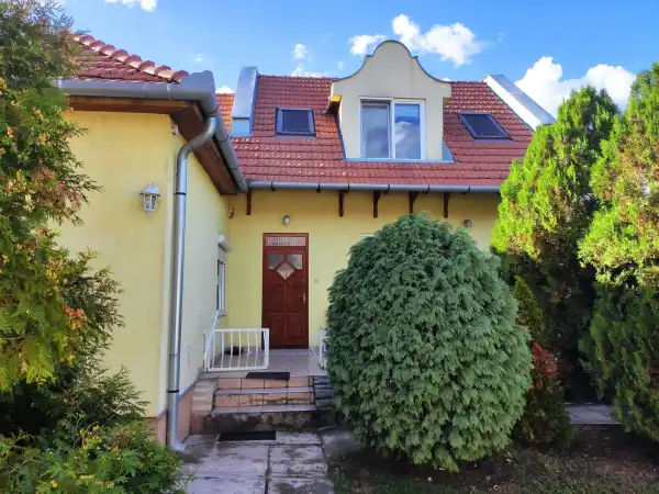 Eladó családi ház, Békéscsaba 4+1 szoba 120 m² 53.9 M Ft