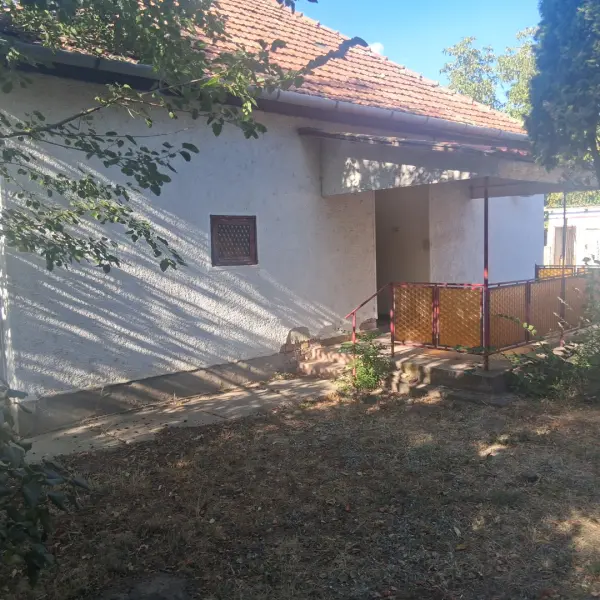 Eladó családi ház, Békéscsaba 2 szoba 90 m² 27.9 M Ft