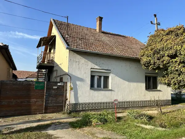 Eladó családi ház, Békéscsaba 5 szoba 146 m² 36.9 M Ft