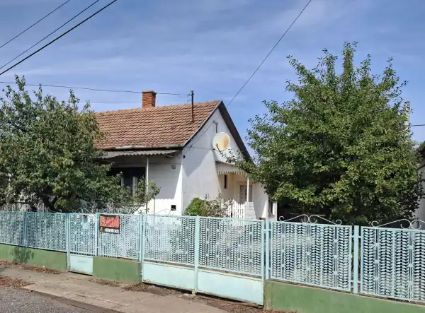 Eladó családi ház, Berettyóújfalu 2+1 szoba 80 m² 39.9 M Ft