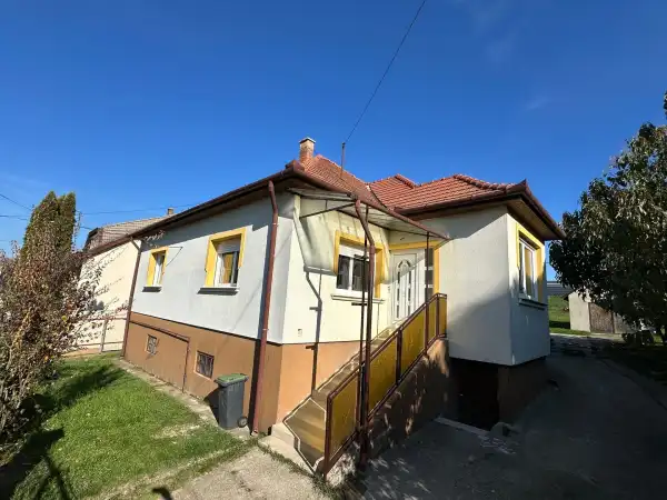 Eladó családi ház, Berkenye 4+1 szoba 109 m² 88 M Ft