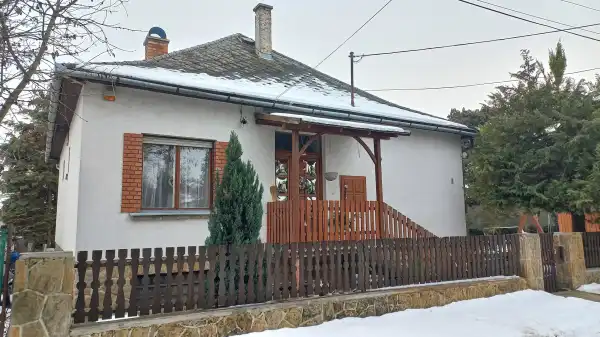 Eladó családi ház, Bicske 2+2 szoba 90 m² 78.5 M Ft