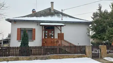 eladó családi ház, Bicske