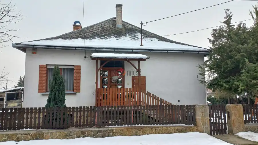 eladó családi ház, Bicske