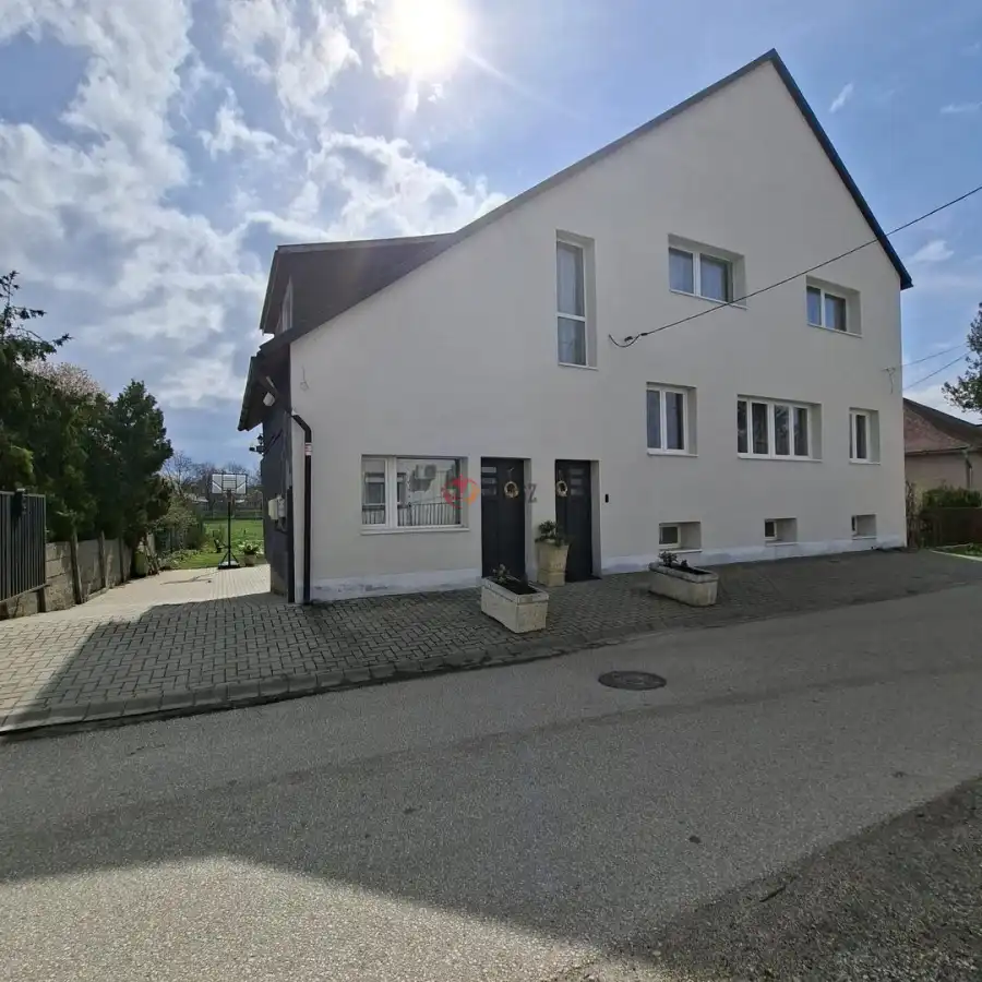 eladó családi ház, Bicske