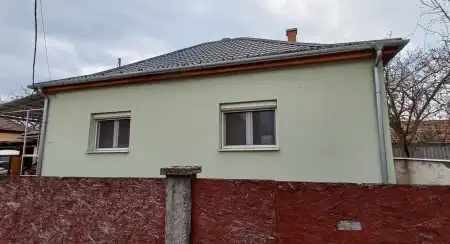 eladó családi ház, Bicske