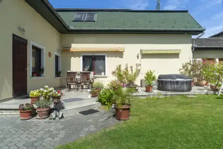 eladó családi ház, Budapest, IV. kerület