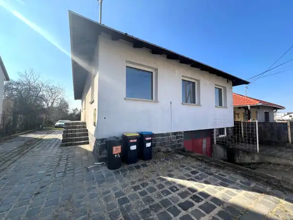Eladó családi ház, Budapest, XVIII. kerület 5 szoba 113 m² 99 M Ft