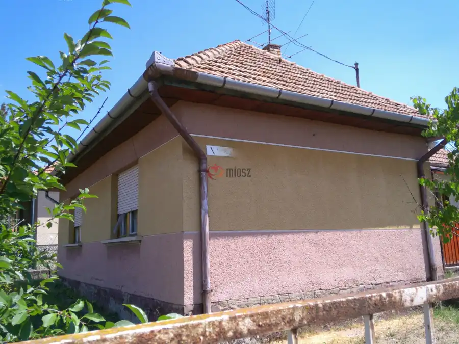 eladó családi ház, Ceglédbercel