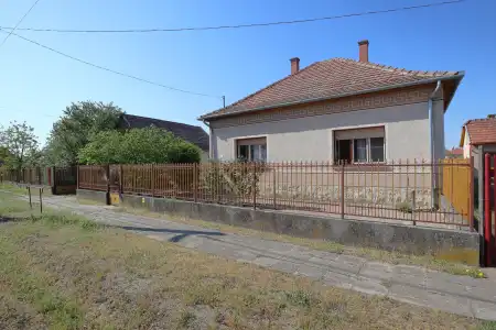 eladó családi ház, Csengele