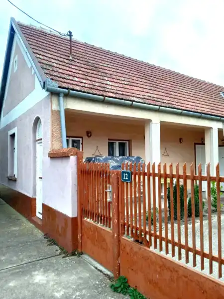 eladó családi ház, Dabas