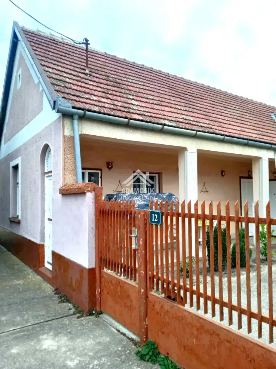 eladó családi ház, Dabas