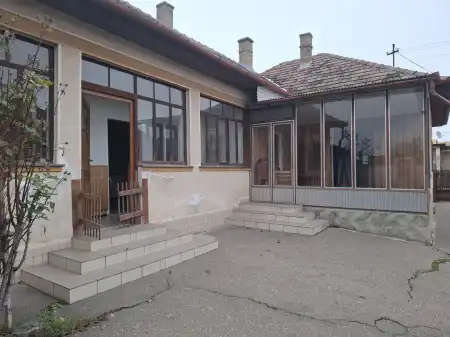 eladó családi ház, Dány