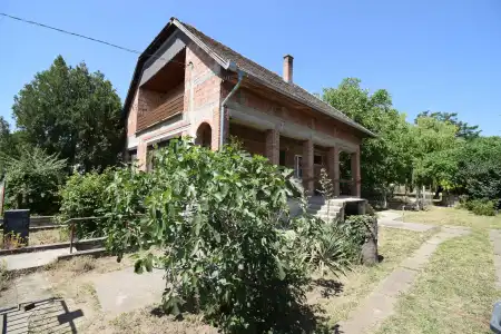 eladó családi ház, Délegyháza