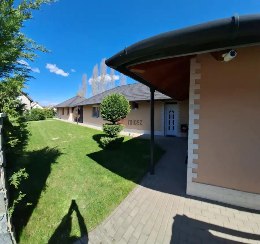 eladó családi ház, Dunabogdány