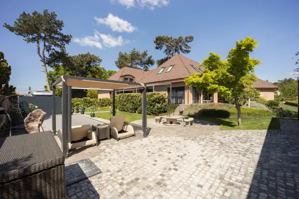 Eladó családi ház, Dunakeszi 8 szoba 650 m² 449 M Ft