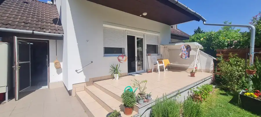 eladó családi ház, Dunaújváros