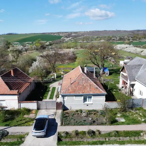 Eladó családi ház, Egerszalók 1+1 szoba 73 m² 32 M Ft