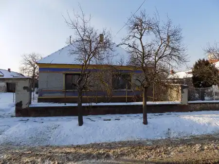 eladó családi ház, Egyházaskesző
