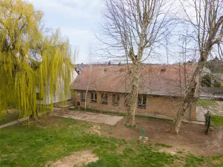 eladó családi ház, Érsekvadkert