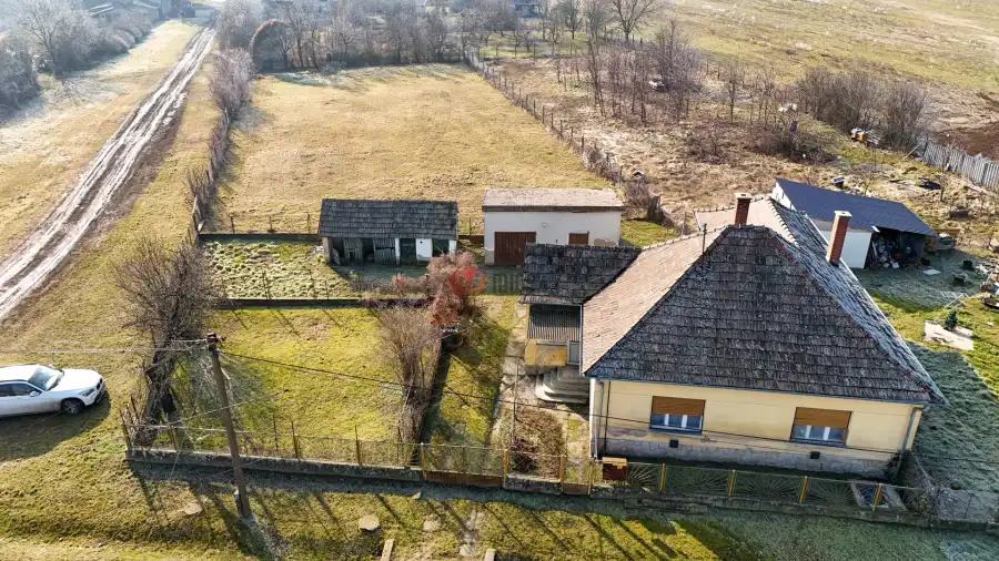 eladó családi ház, Érsekvadkert