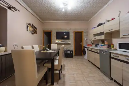 eladó családi ház, Érsekvadkert