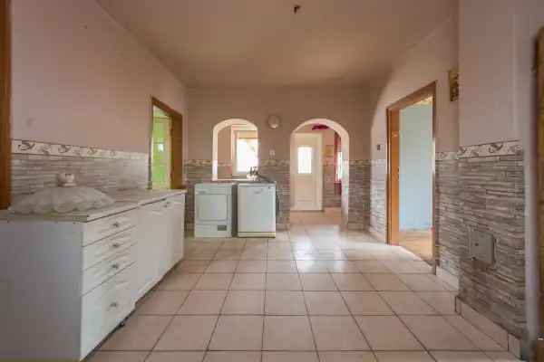 Eladó családi ház, Érsekvadkert 2 szoba 64 m² 7.9 M Ft