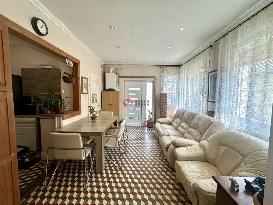 eladó családi ház, Fót