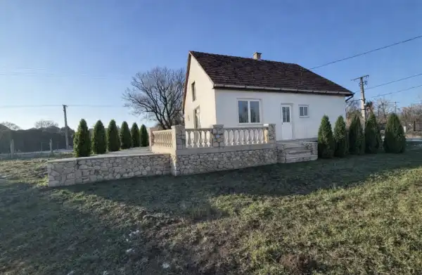 Eladó családi ház, Gávavencsellő 2+1 szoba 75 m² 11.9 M Ft