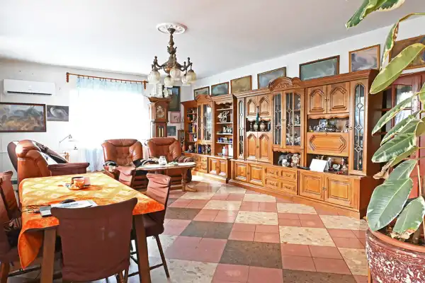 Eladó családi ház, Gyál 7 szoba 284 m² 213.75 M Ft