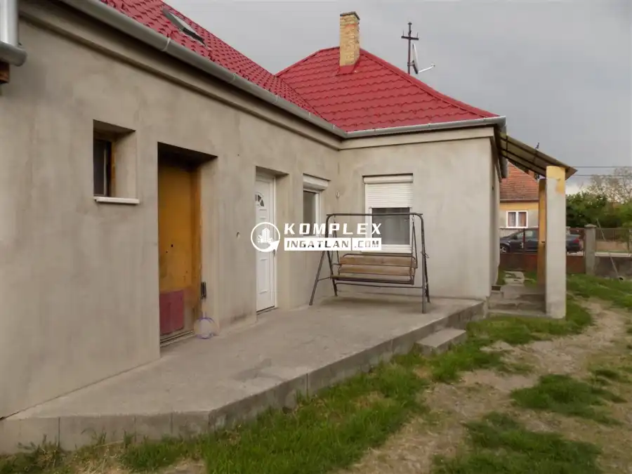 eladó családi ház, Győrújfalu